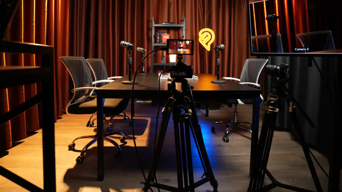 Productora audiovisual trabajando con una empresa